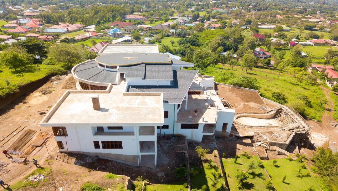 Intercity Property Hub: A Three Storey-Villa for Sale.-2
