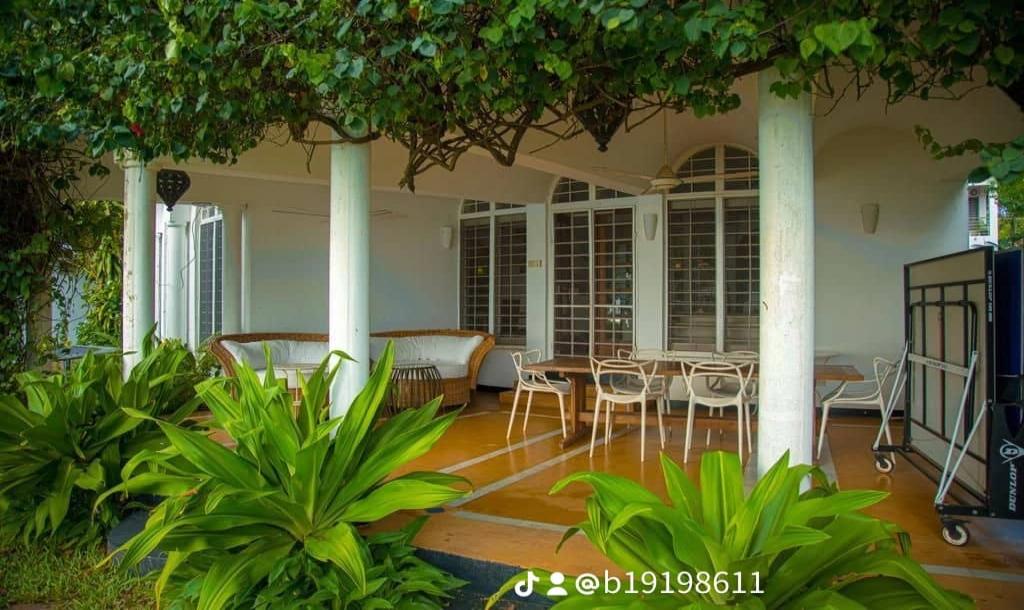 IPH: Elegant House for Sale - Masaki.-7