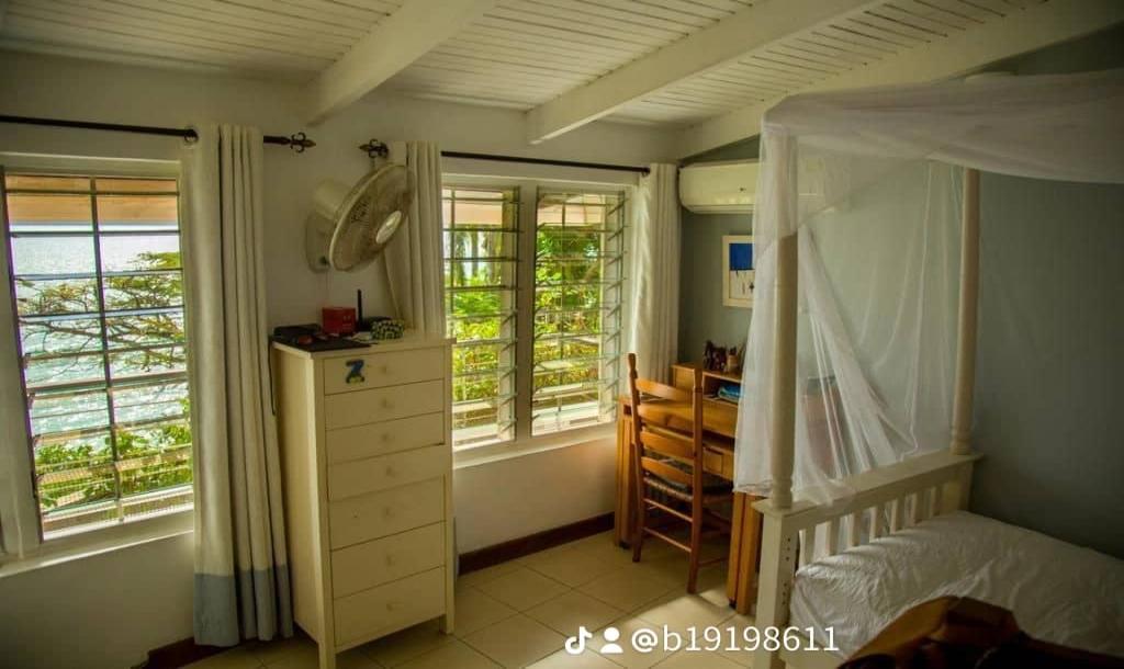 IPH: Elegant House for Sale - Masaki.-6
