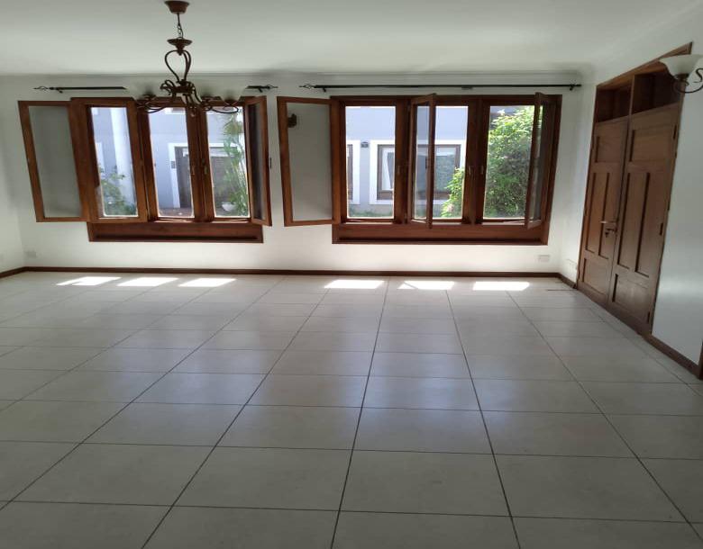 IPH: A House for Rent- OysterBay-7