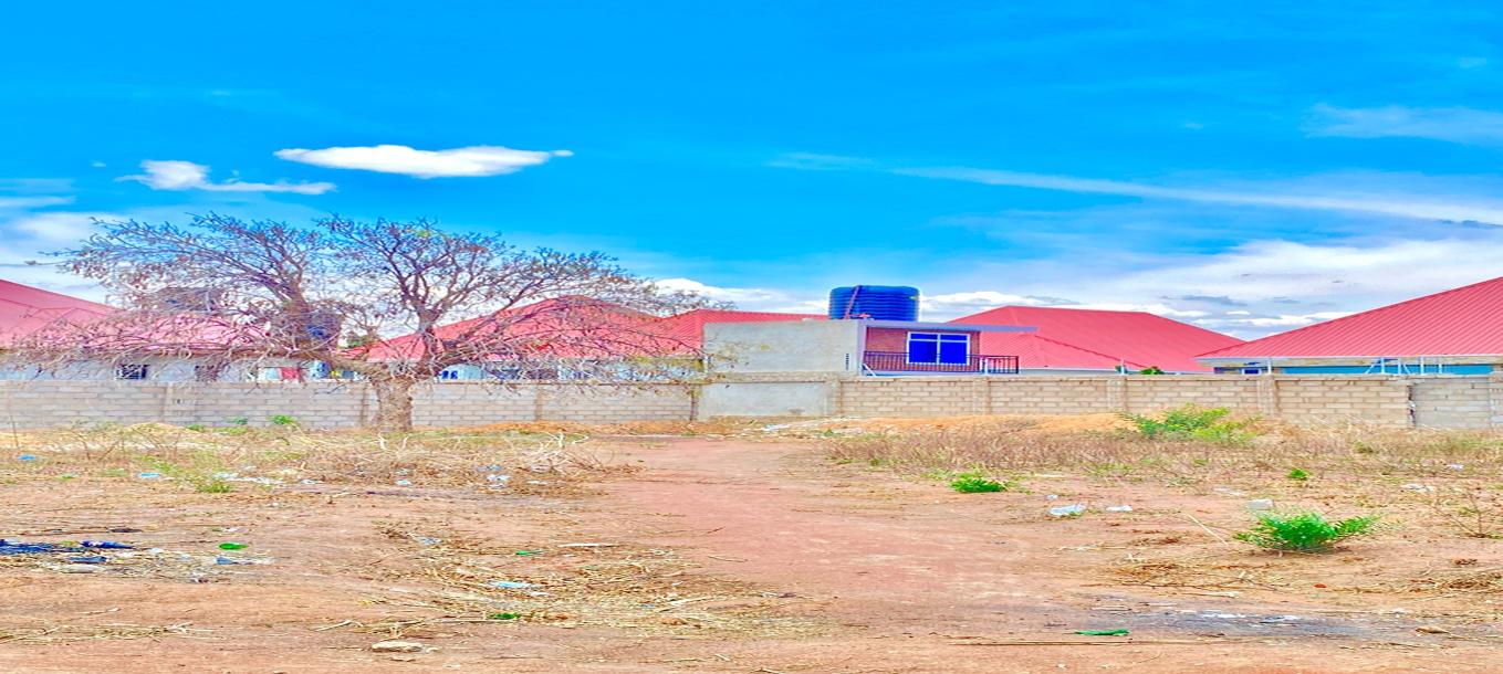 Kiwanja Kizuri chenye Fensi pande zote Kinauzwa Mlimwa C Dodoma-4