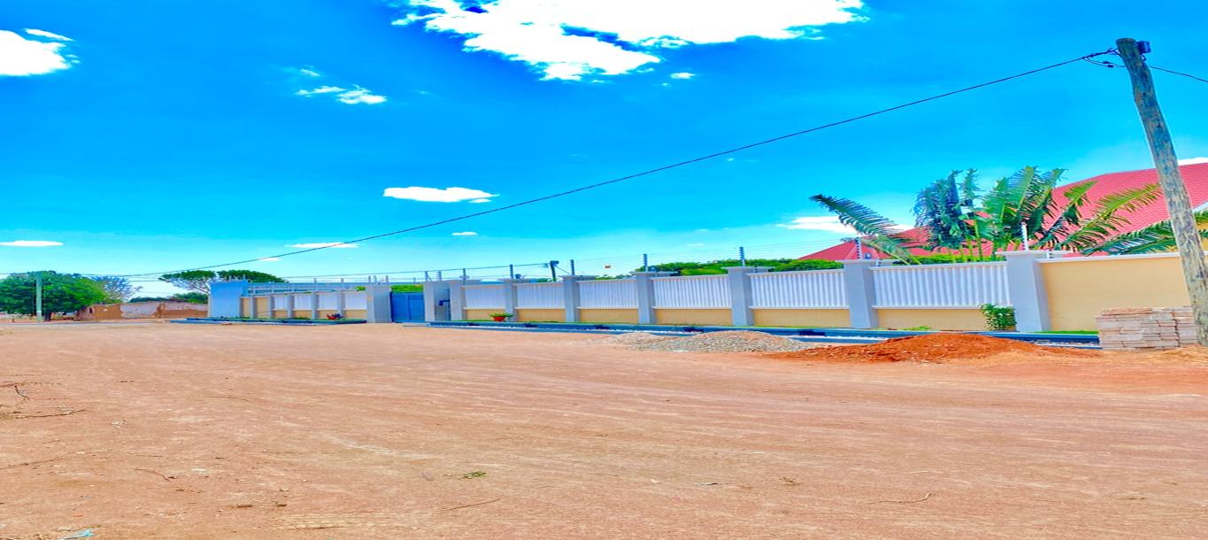 Kiwanja Kizuri chenye Fensi pande zote Kinauzwa Mlimwa C Dodoma-1