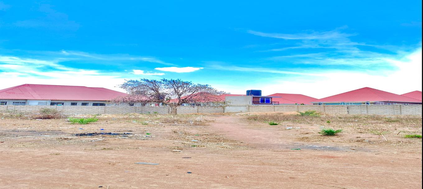 Kiwanja Kizuri chenye Fensi pande zote Kinauzwa Mlimwa C Dodoma-3